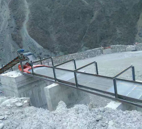 鐵礦石水平往復(fù)篩