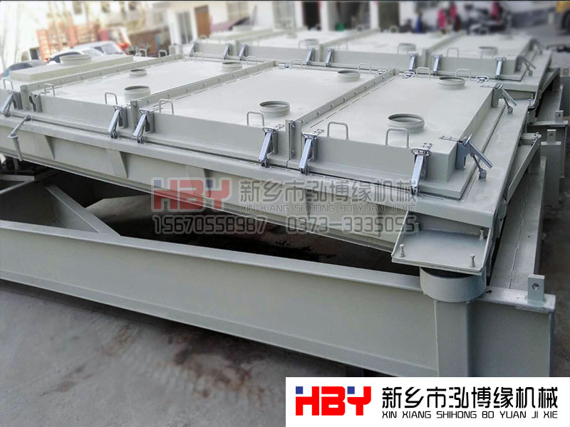 化工平面回轉篩的都有什么特點？平面篩廠家泓博緣機械為您講解一下