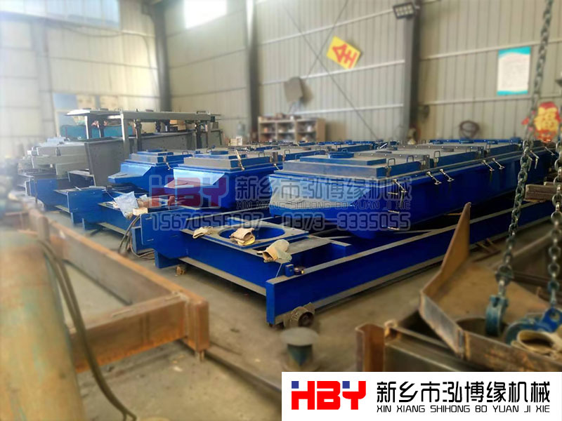 除了喂料方式,還有哪些因素會影響篩子的效率?